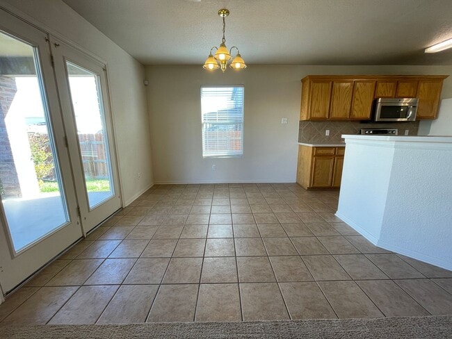 Building Photo - 3407 Catalina Dr