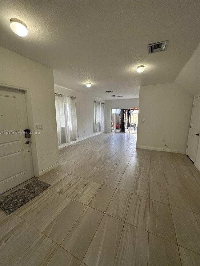 Building Photo - 1238 NW 4th Ln