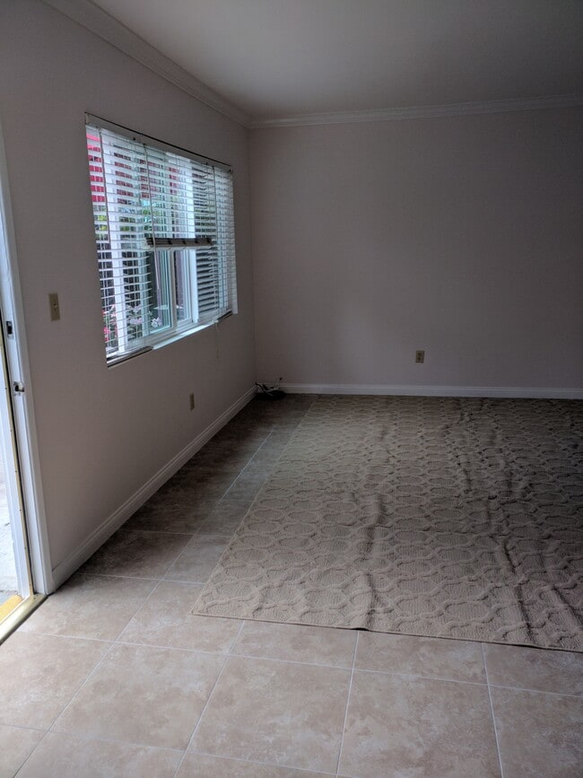 LARGE living room - 2206 Graham Ave