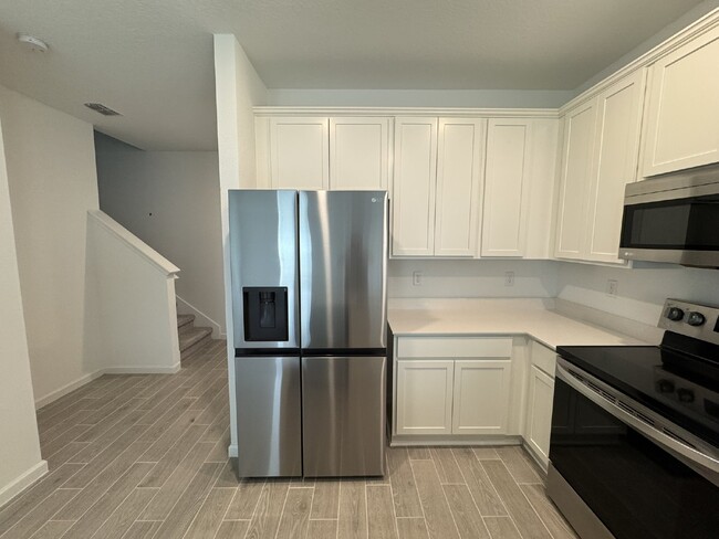 Foto del edificio - Brand New!! Mill Creek Townhome