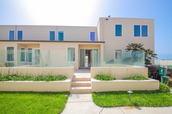 Building Photo - 7301 Vista Del Mar