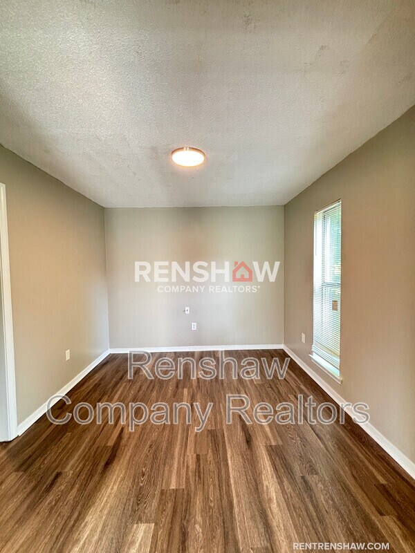 Building Photo - 3681 Kerwin Dr