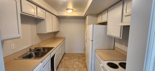 Foto del edificio - Everett 2 Bedroom Updated Townhome in Small Complex
