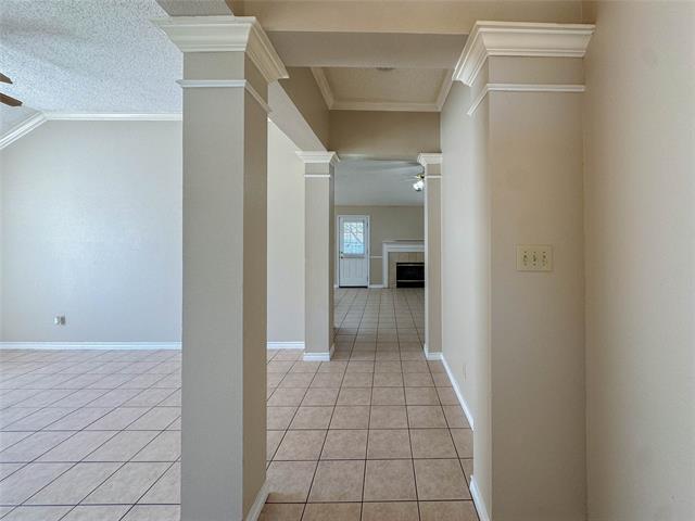 Building Photo - 805 Teakwood Dr