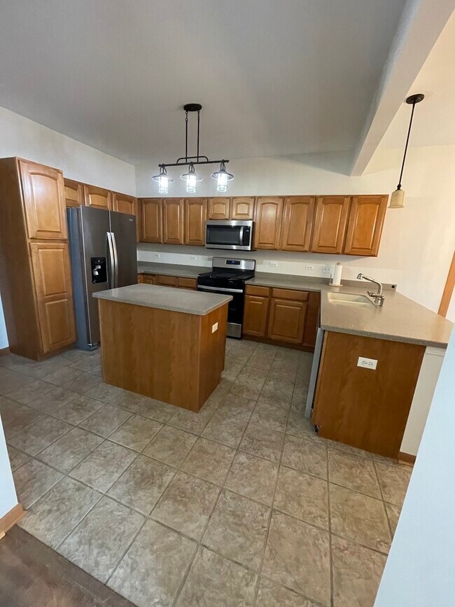 Building Photo - 1473 S Candlestick Way