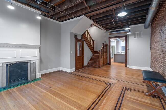Building Photo - 2522 Maryland Ave