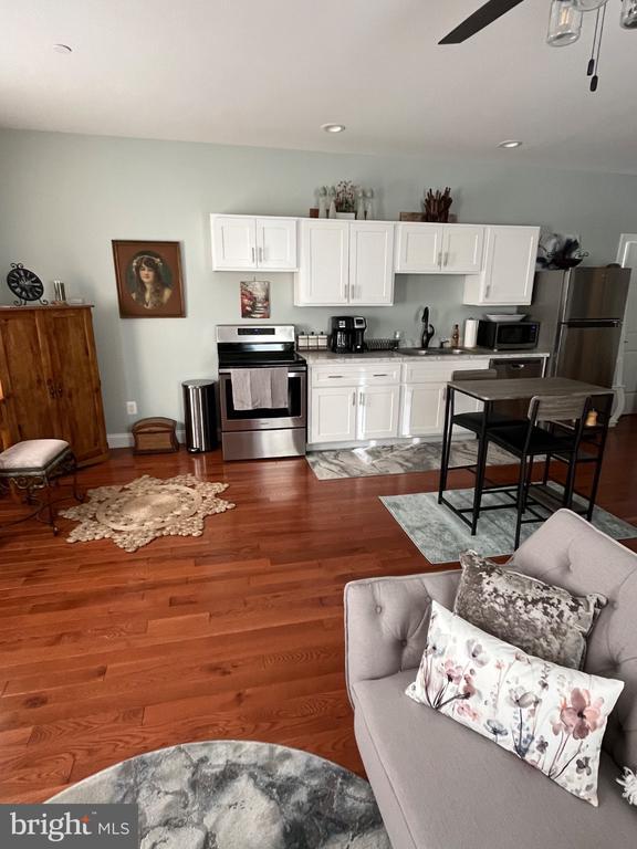 Building Photo - 23930 Brickhouse Farm Ln