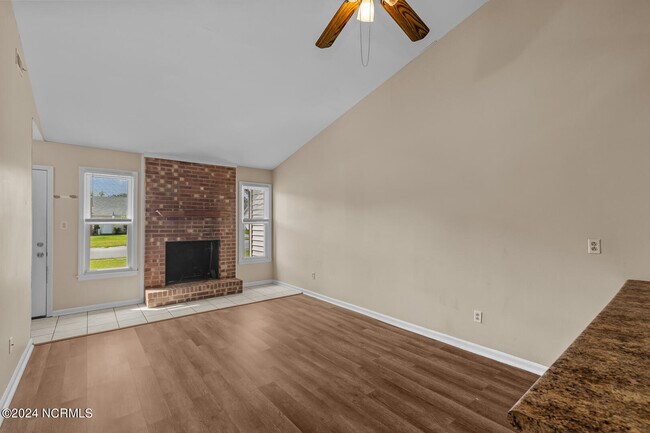Building Photo - 341 W Frances St