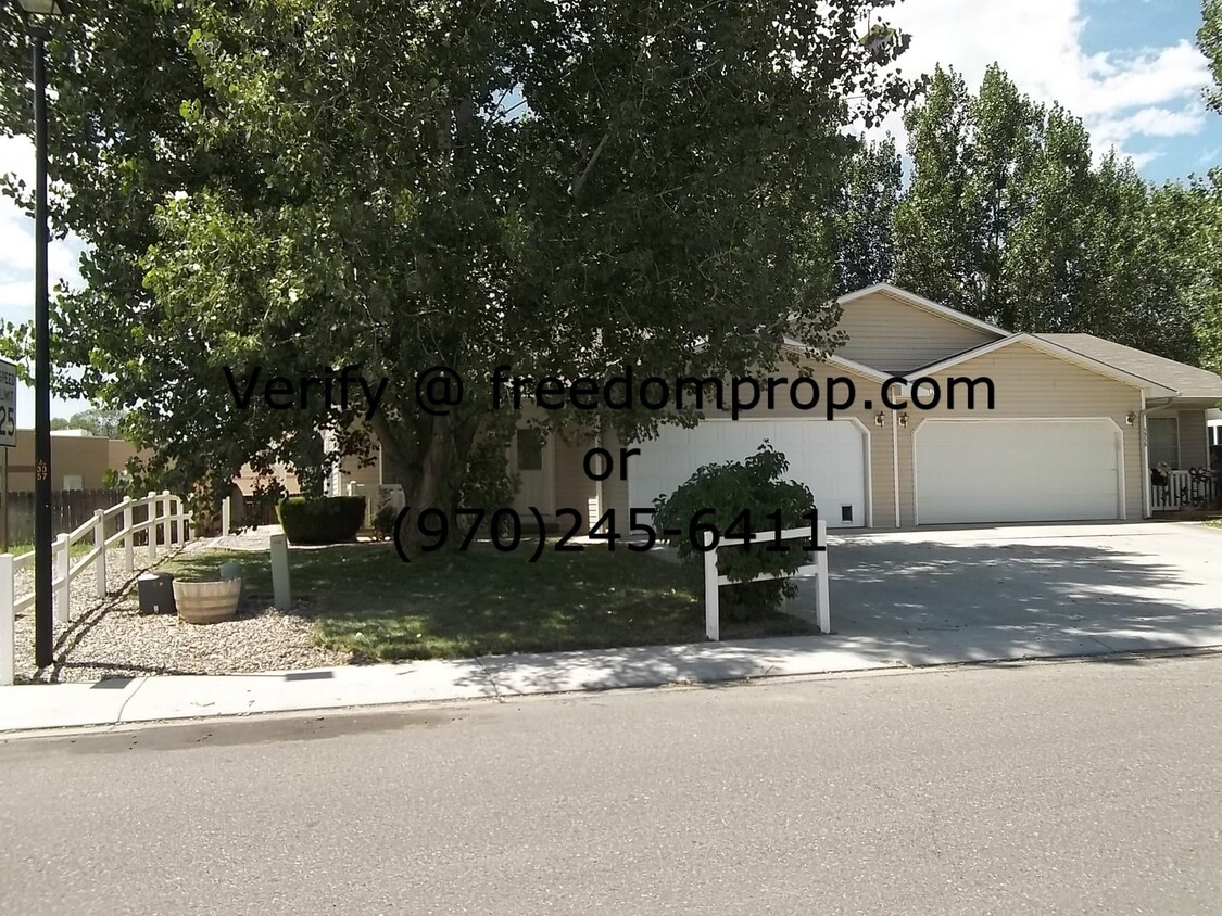Primary Photo - Large shaded yard 3 bedroom 2 bath duplex