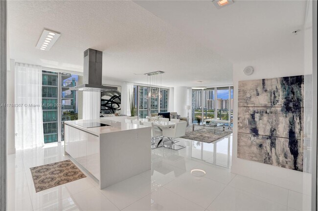 Foto del edificio - 330 Sunny Isles Blvd