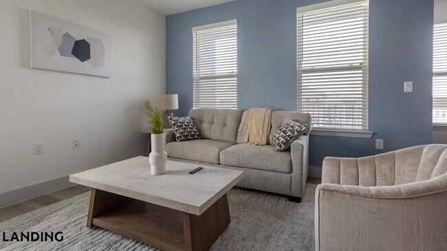 Foto del edificio - 8110 Blue Goose Rd