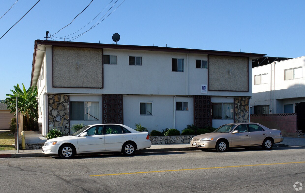 Foto del edificio - 4750 Broadway