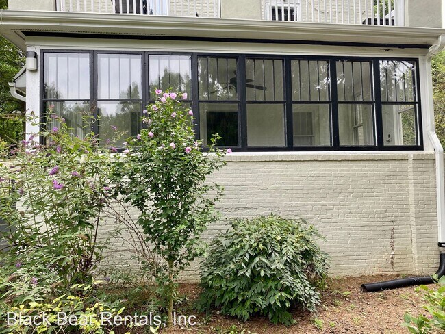 Building Photo - 1 br, 1 bath House - 75 Lakewood Dr Apt 3