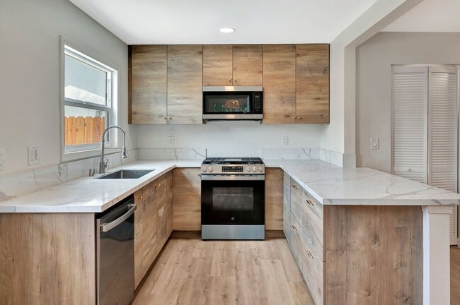 Building Photo - Single level 3 bedrooms home in San Diego ...
