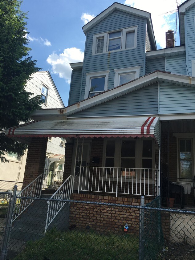 Primary Photo - 303 Cuyler Ave