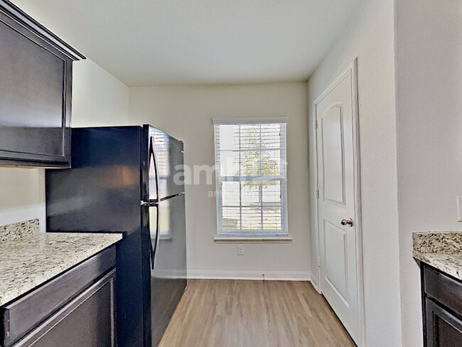 Foto del edificio - 7559 Bowdre