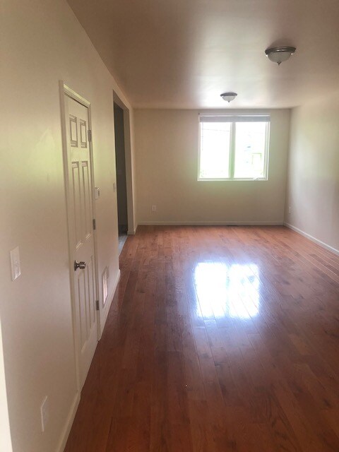 Building Photo - 3641 Cottage Ave