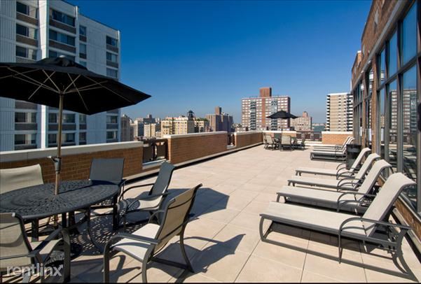 Foto del edificio - Studio, 1 bath  - 734 Columbus Ave