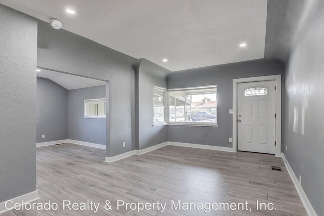 Building Photo - 4 br, 2 bath House - 5355 Newton St