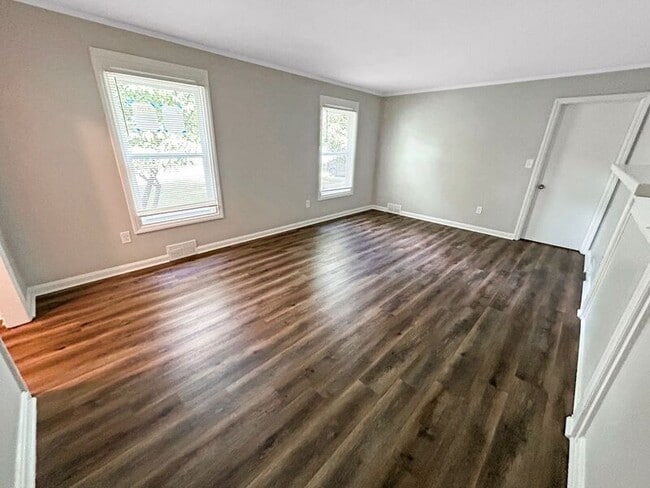 Building Photo - 5120 Dogwood Pl