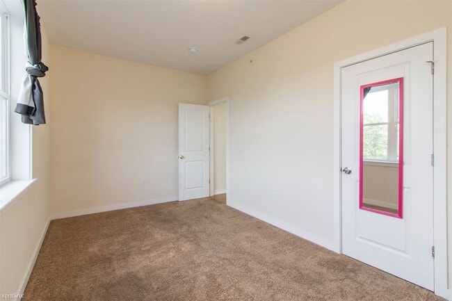 Building Photo - 4 br, 4 bath Duplex - 2036 N 17TH ST Unit B