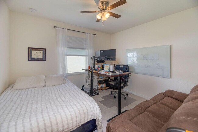 Foto del edificio - 8148 NW Greenbank Cir