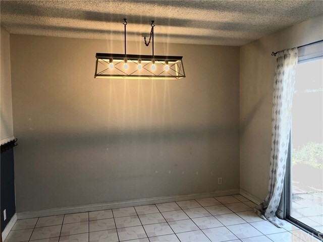 Building Photo - 46 Fallbrook