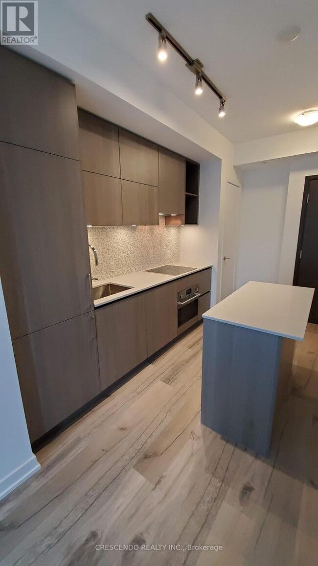 Photo du bâtiment - 1 Yorkville Ave