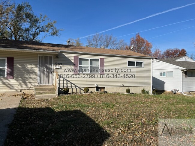 Building Photo - 4 Bedroom Home in South KC