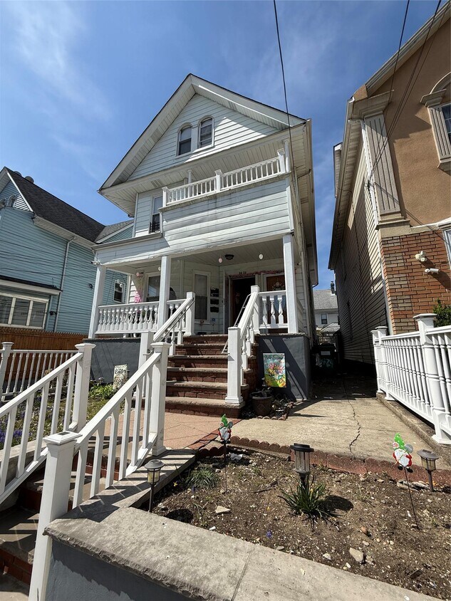 Foto principal - 84-24 107th St