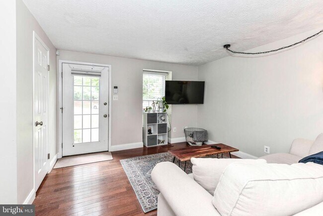 Building Photo - 1661 Fieldthorn Dr