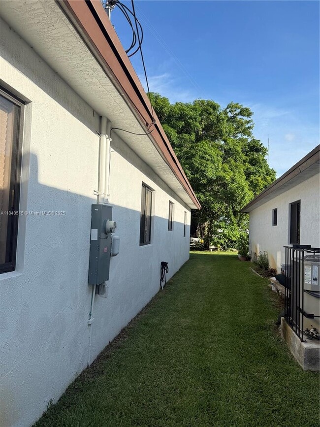 Foto del edificio - 5140 SW 24th St