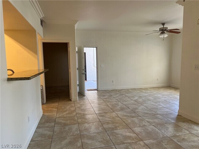 Foto del edificio - 7255 W Sunset Rd