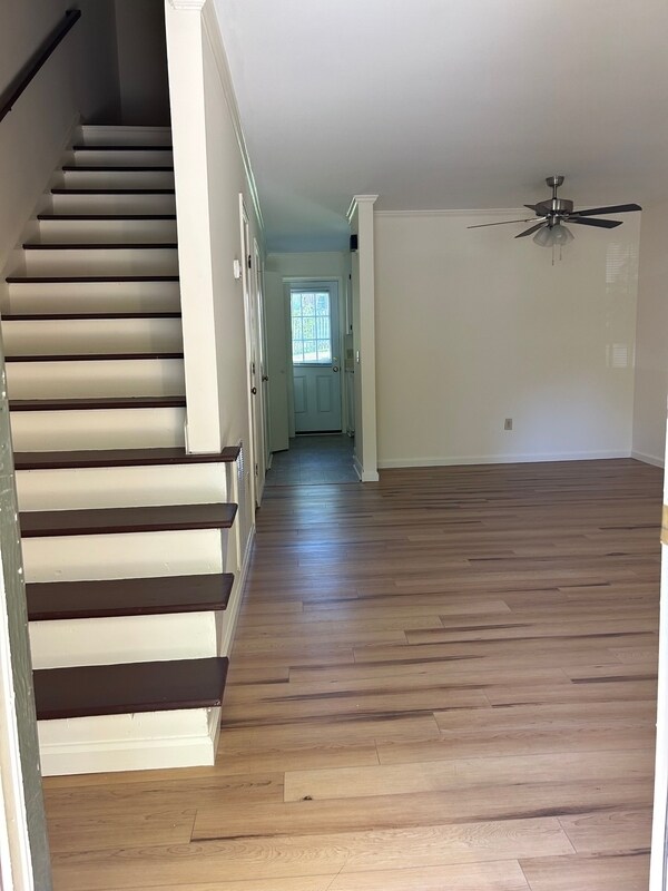 Building Photo - 107 Rainbow Cir