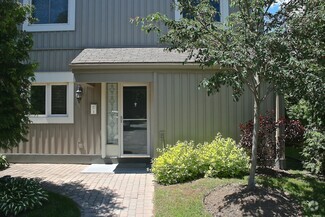 Building Photo - 571 Oxbow Crescent