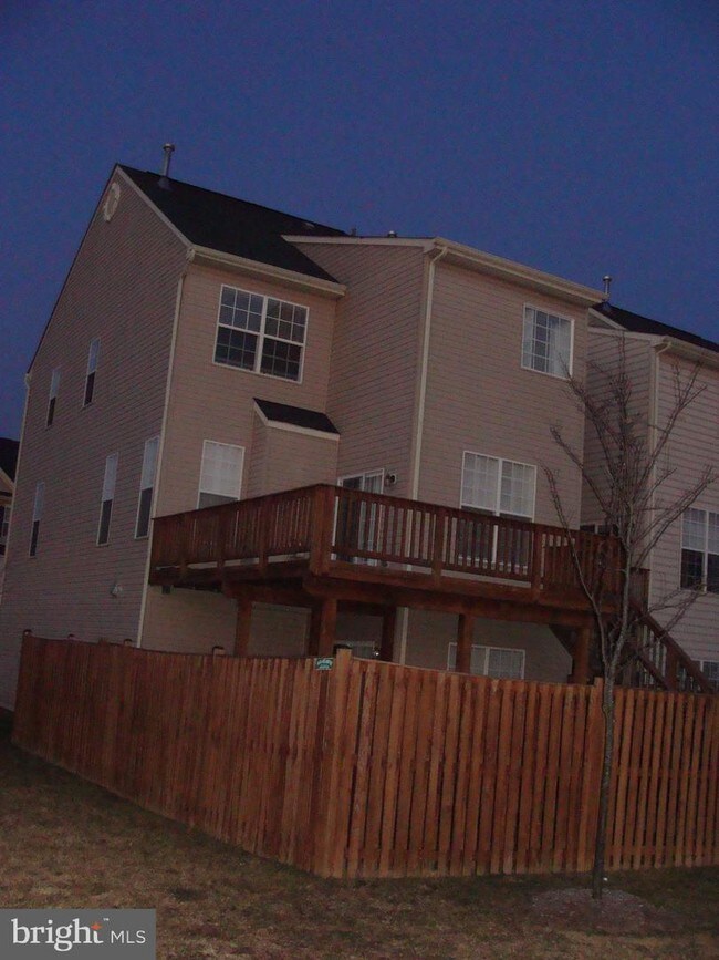 Building Photo - 1001 Railbed Dr