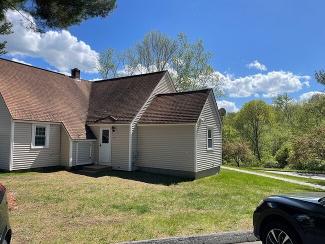 Building Photo - 4 Bayberry Dr