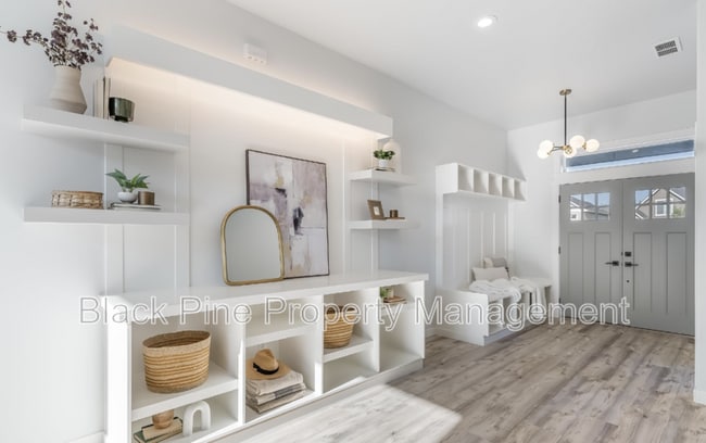 Building Photo - 1170 N Champions Pl.