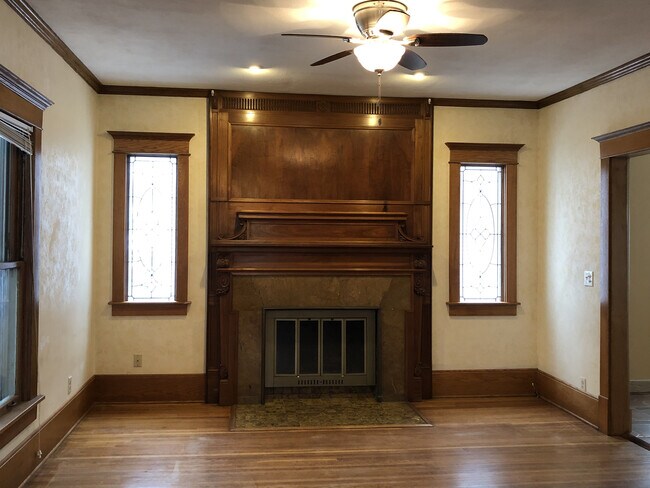Building Photo - 305 W Virginia Ave