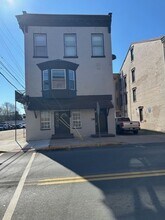 Building Photo - 113 Market St