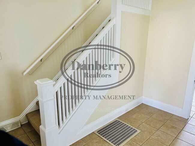 Foto del edificio - 436 E 5th St