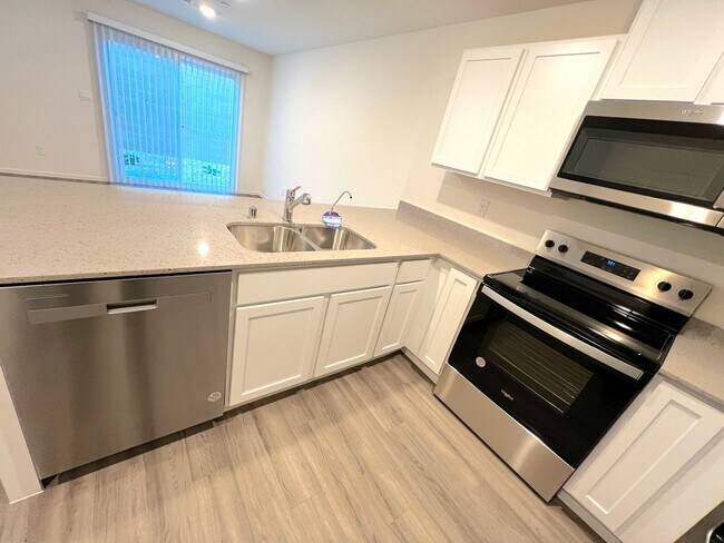 Building Photo - Remarks	Beautiful and brand new turnkey 3bed/3bath in Southwest location