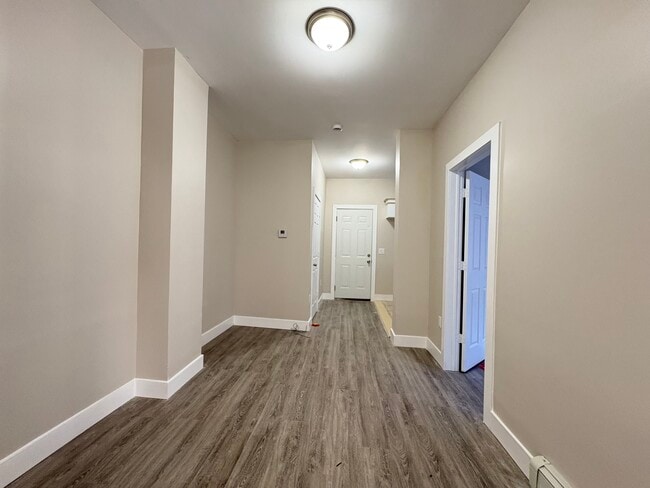 856 S 16th 3F - 856 S 16th St