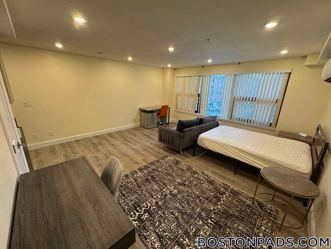 Building Photo - 1028a Commonwealth Ave