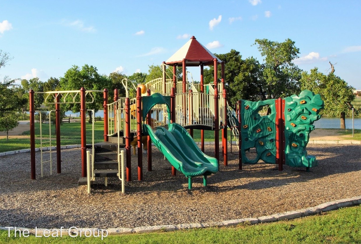 1213 Vance St, Taylor, TX 76574 Condo for Rent in Taylor, TX