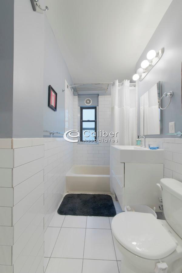 Building Photo - 1 W 126th St