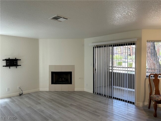 Building Photo - 5044 S Rainbow Blvd