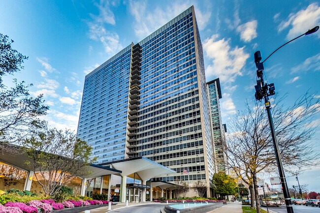 Building Photo - 3550 N Lake Shore Dr