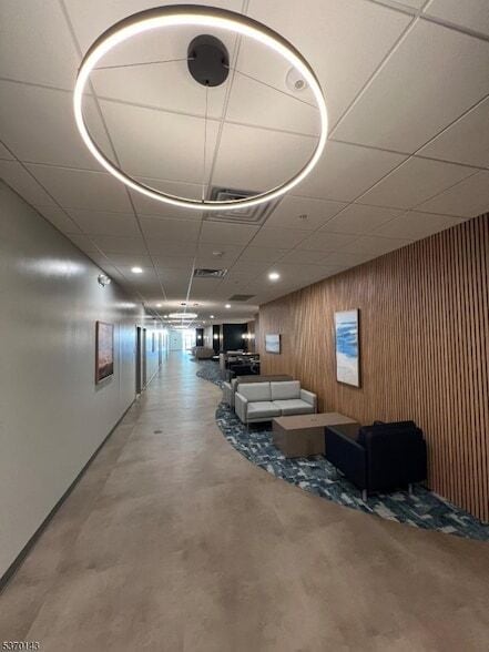 Foto del edificio - 70 W Grand St