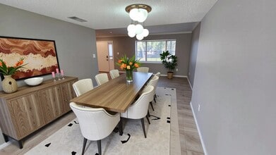 Building Photo - 6430 Bankside Dr